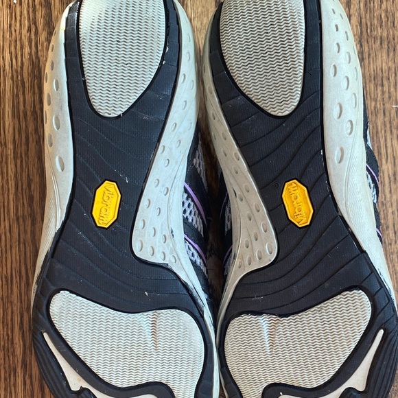 Trail Glove Kids Lavender Lustre  Merrell barefoot shoes, size 3.5. Great cond - Picture 10 of 14